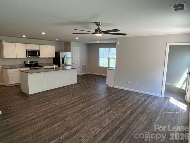 Building Photo - 4320 Bowline Dr