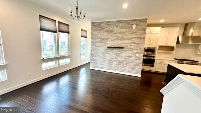 Building Photo - 20265 Oak Bluff Dr