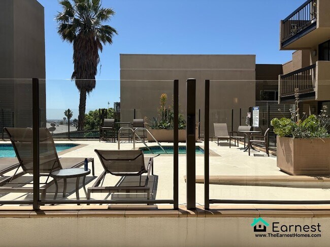 Building Photo - Spacious and Unique Ground-Floor 2BD/2BA U...