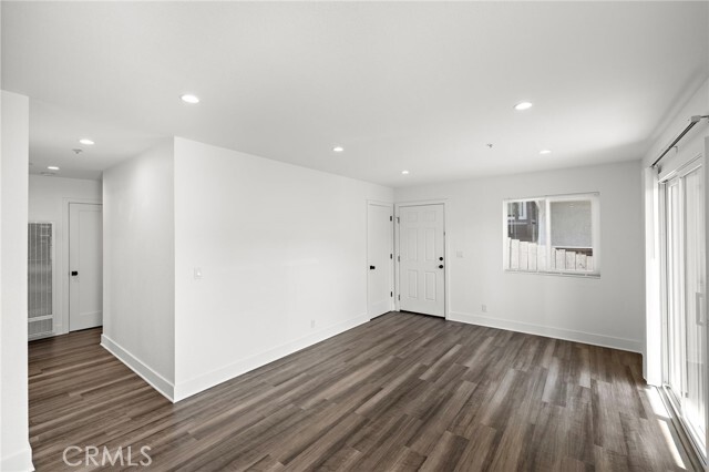 Building Photo - 161 Avenida Florencia