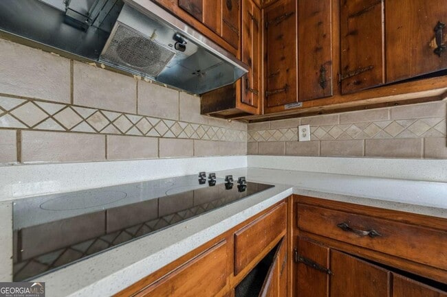 Building Photo - 1977 N Decatur Rd