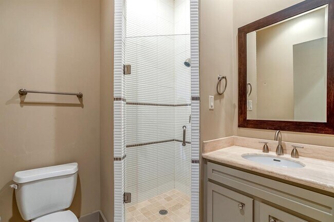 small br bath - 1316 Hadley St