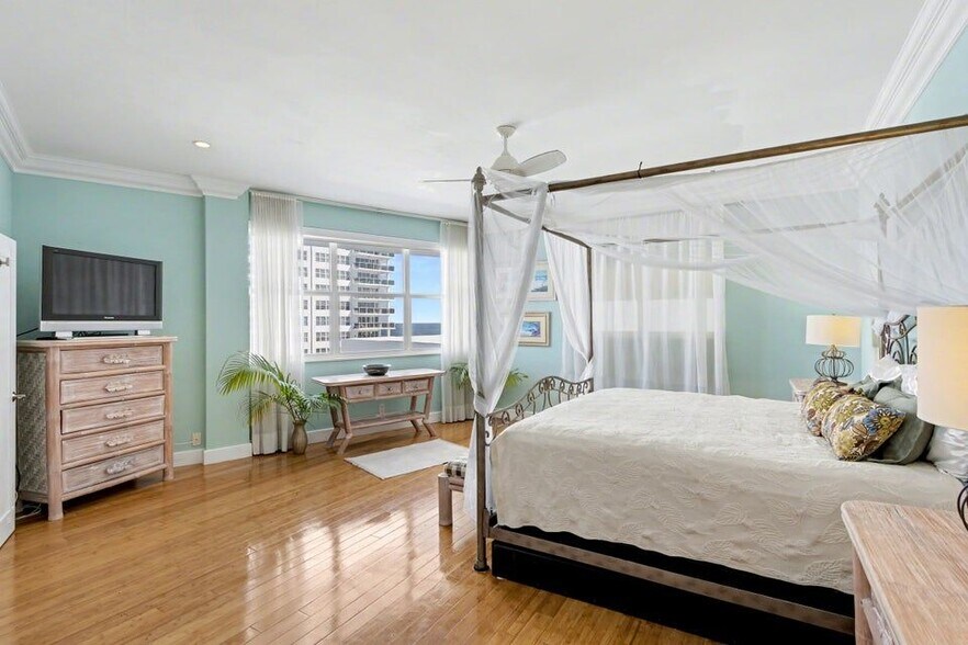 Building Photo - 3430 Galt Ocean Dr