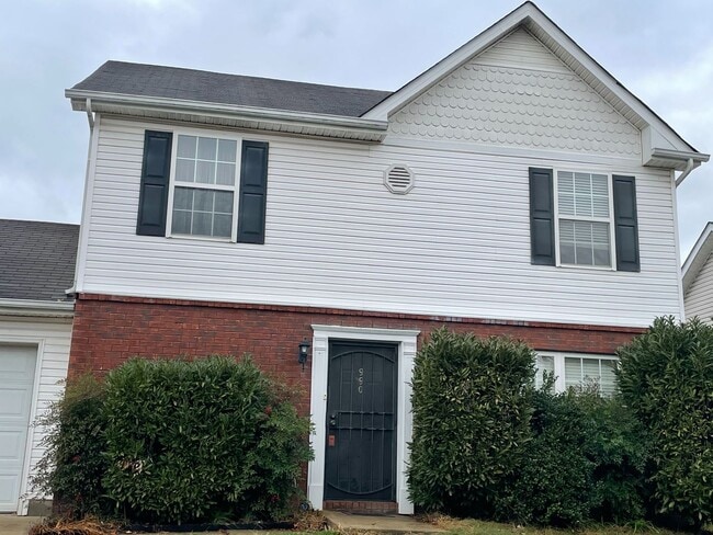 Primary Photo - Great Home in Lake Forest! Coming Soon!