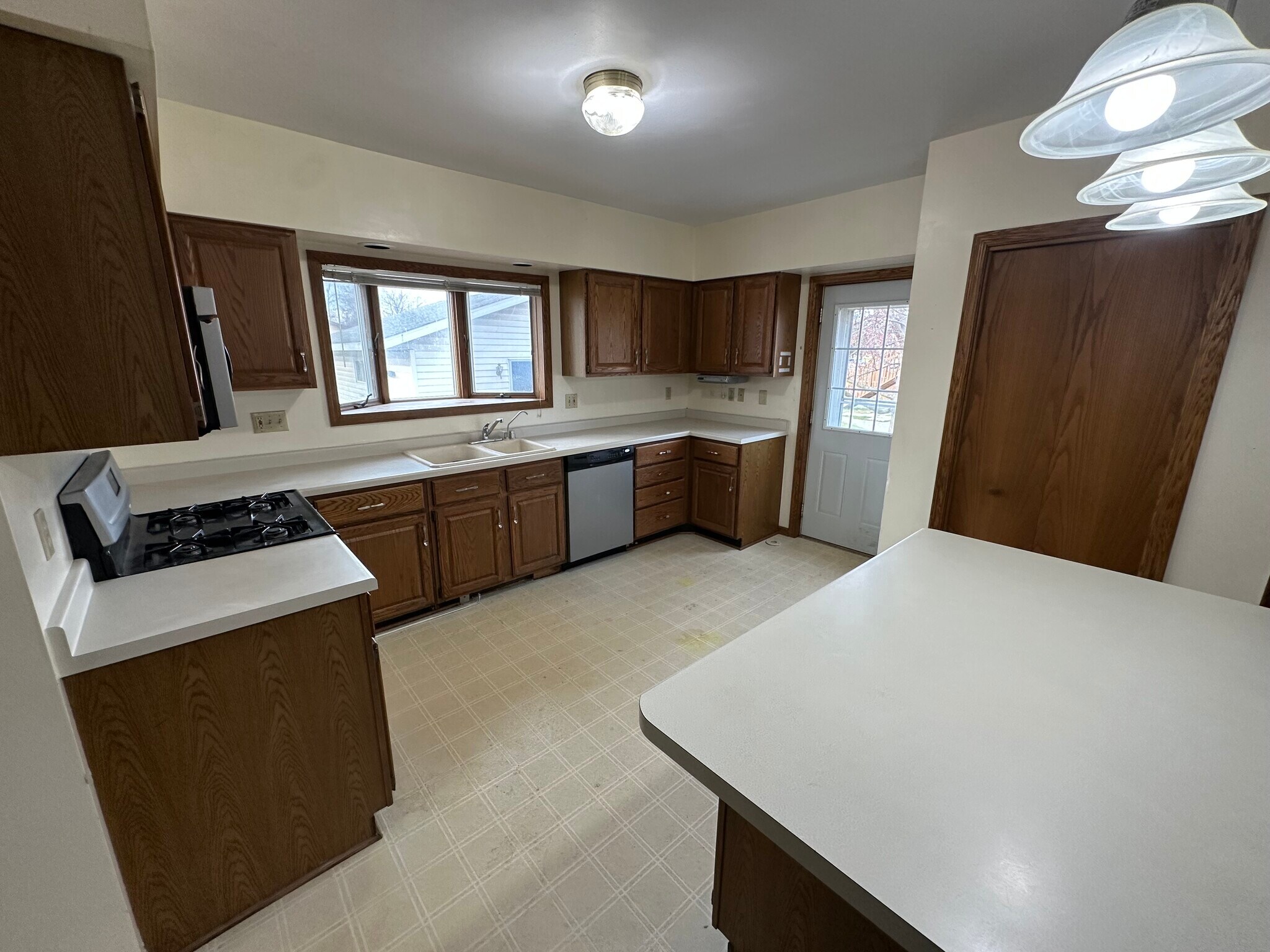 Building Photo - 915 Madison St