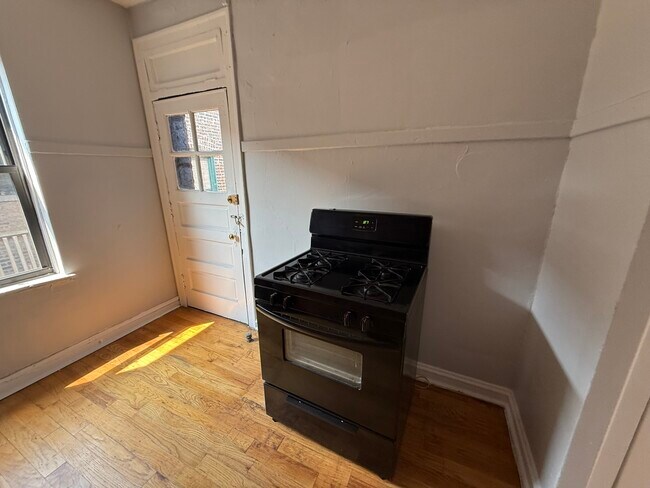 Building Photo - 5250 S Drexel Ave