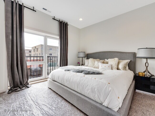 Building Photo - 2116 N Natchez Ave