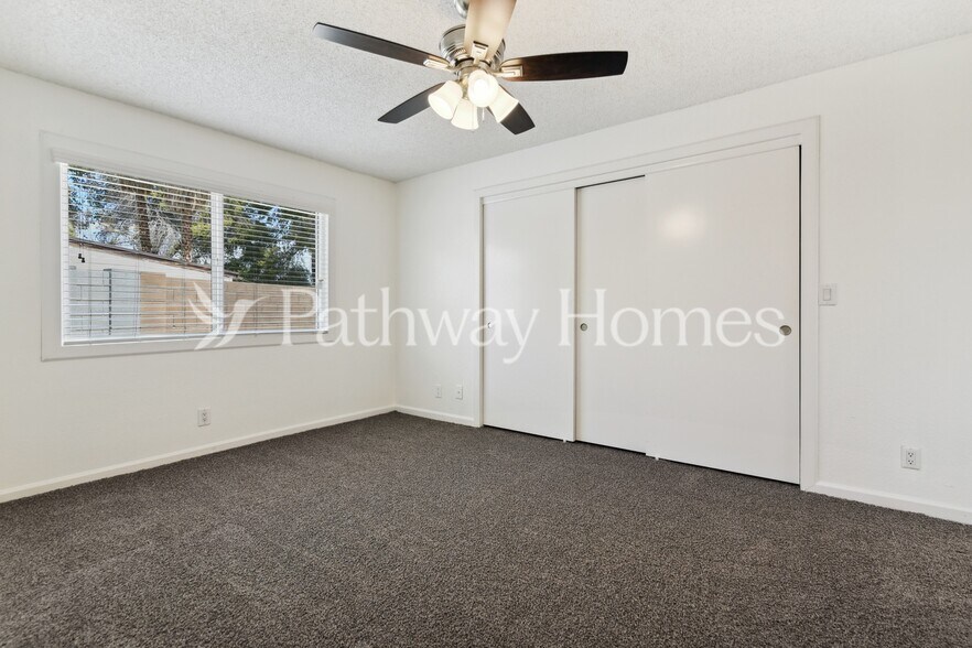 Building Photo - 314 E Moore Ave