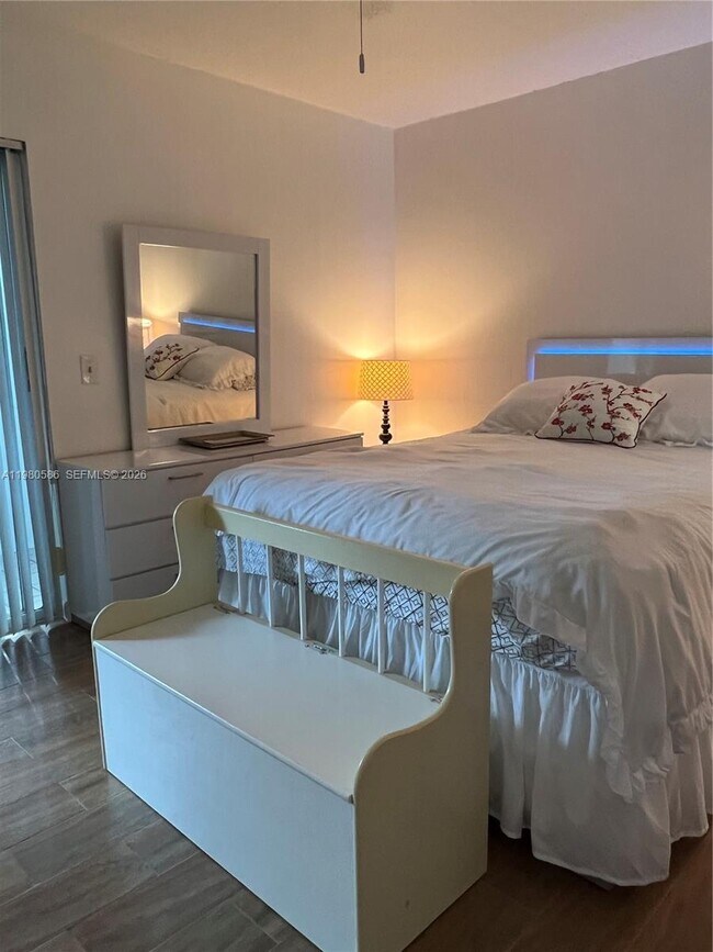 Building Photo - 62 Harwood Crescent