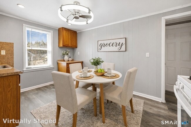 Building Photo - 62 Edgewood Rd