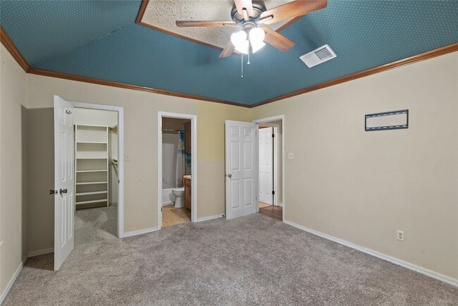 Building Photo - 2526 Downs Cir