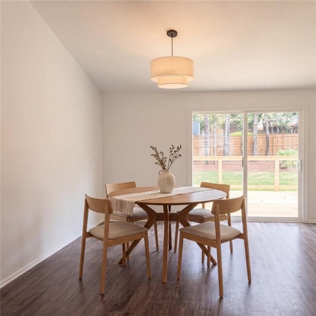 Building Photo - 10460 Willow View Cir