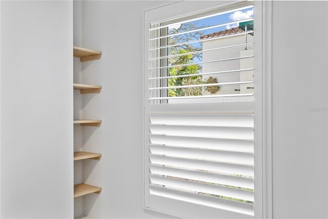 Building Photo - 1903 W Bristol Ave