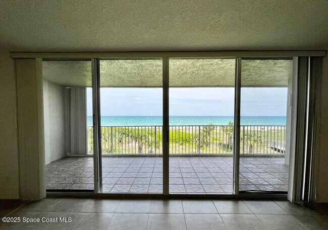 Building Photo - 3740 Ocean Beach Blvd