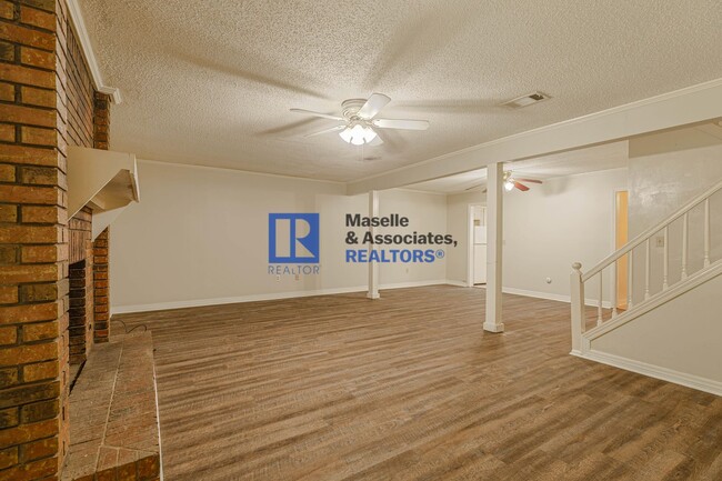 Building Photo - 3 Bed/2.5 Bath in Brookwood Subdivision