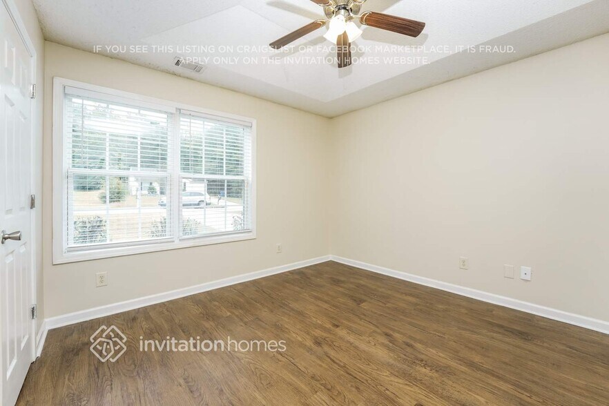 Building Photo - 317 Dreamland Ct