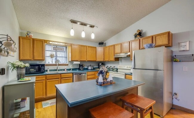 Building Photo - 1813 Todd Dr