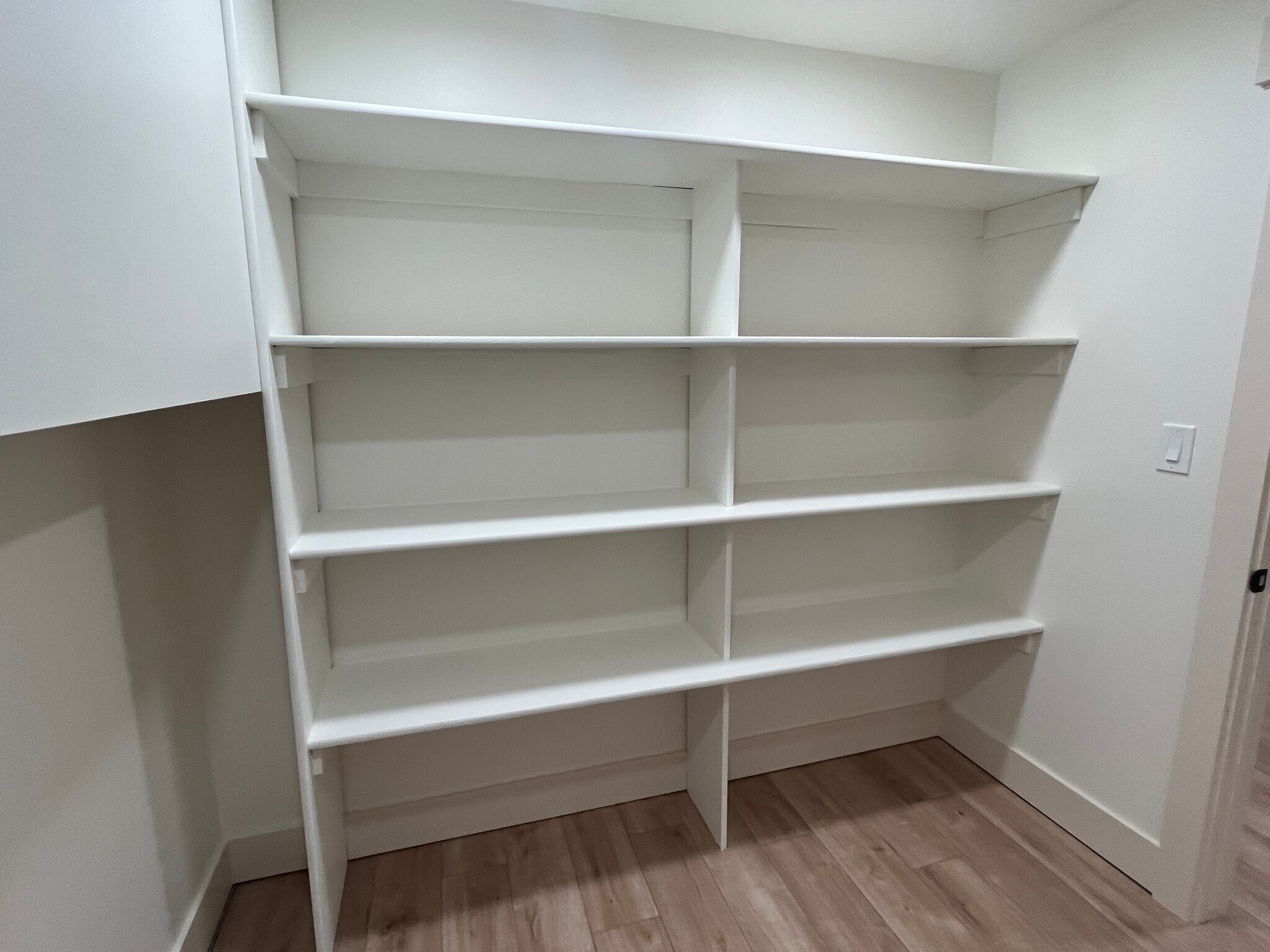 Building Photo - 818 W Mnr Crst Ln