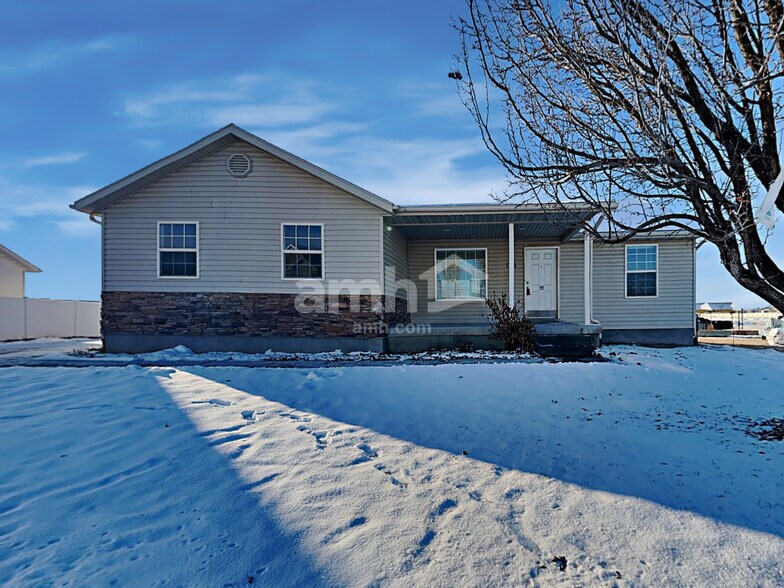 Primary Photo - 1316 Osprey Way