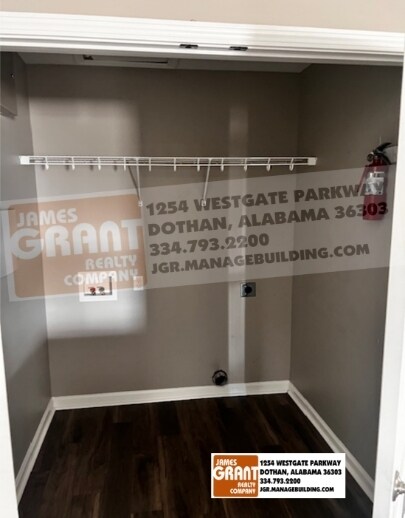 Building Photo - 9977 S Park Ave