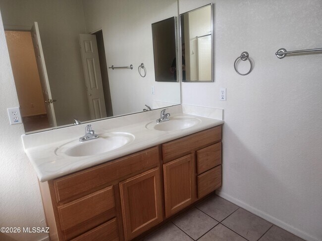 Building Photo - 7649 S Freshwater Pearl Dr