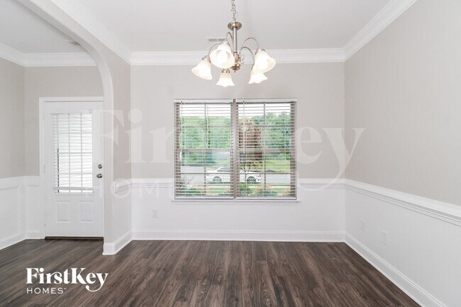 Building Photo - 5601 Marblehead Dr