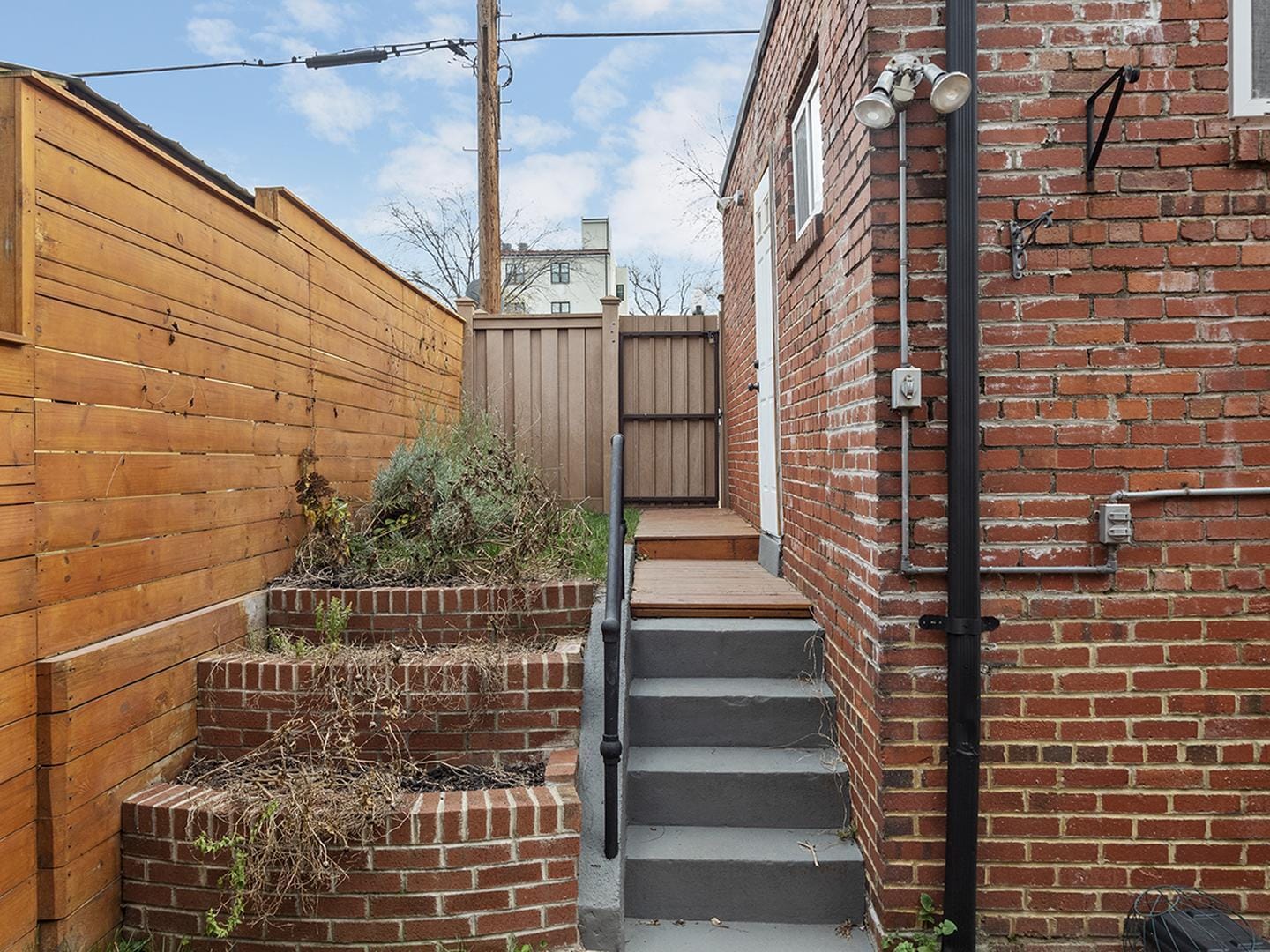 Building Photo - Brightwood Park townhouse near Fort Totten...