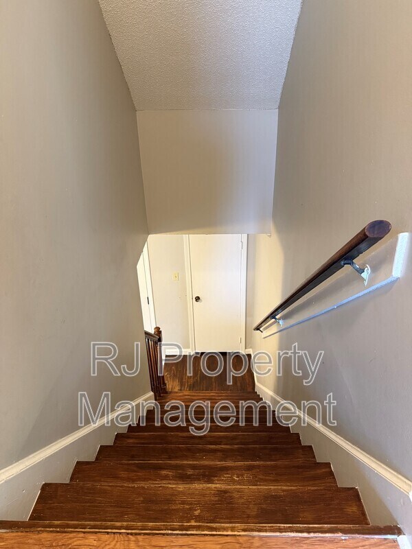 Building Photo - 3086 Estes St