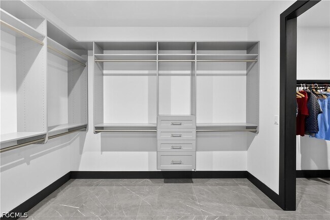 Building Photo - 1102 Mohawk Pkwy