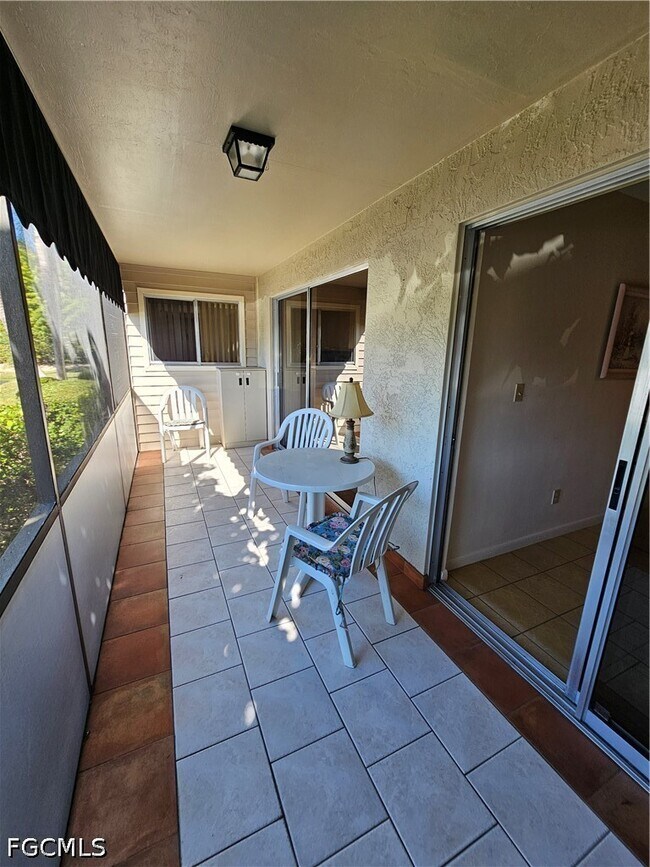 Building Photo - 14831 Summerlin Woods Dr