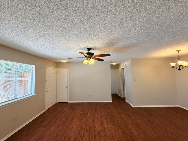 Building Photo - 12102 Arrowwood Dr