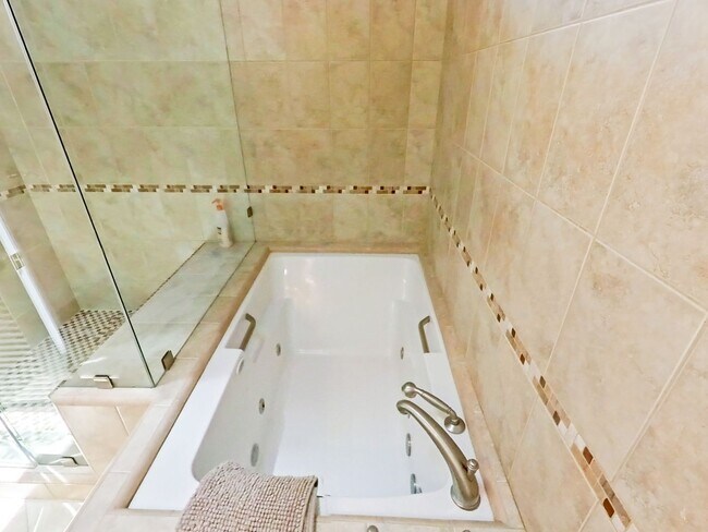 Building Photo - Furnished Ocean-View Townhome for Long-Term Lease – Dana Point