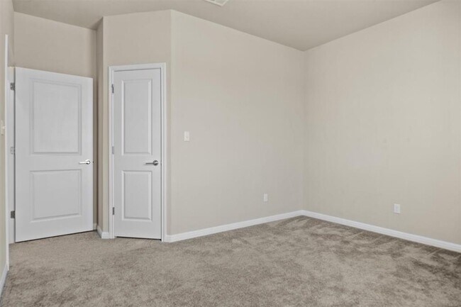 Building Photo - 1020 Vista View Dr