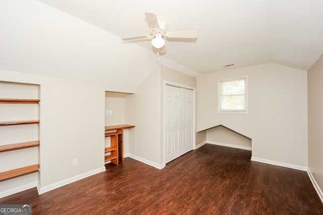 Building Photo - 165 Willow Shoals Dr