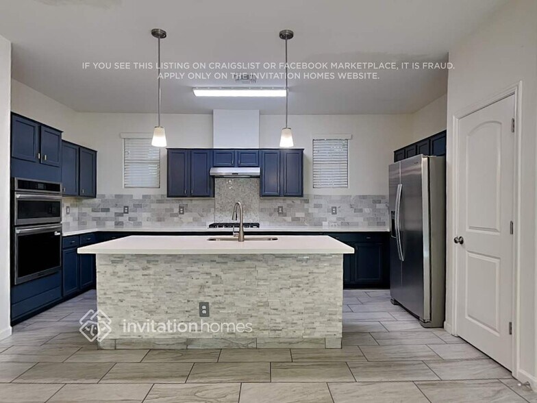 Building Photo - 1171 N 163rd Dr