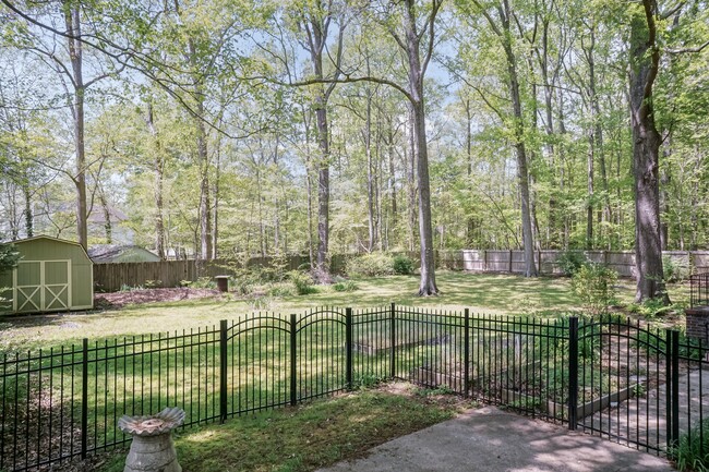 Building Photo - Sourwood