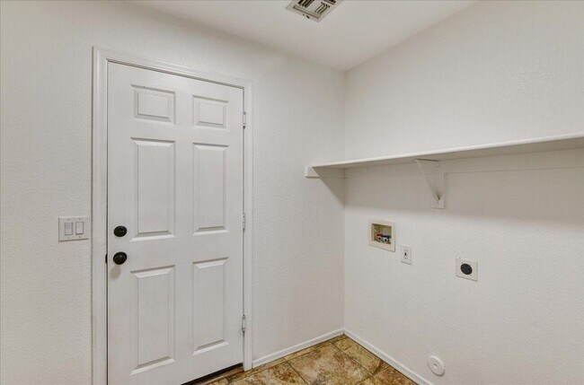 Building Photo - 3247 E Maldonado Dr