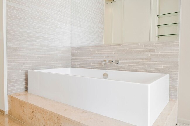 Building Photo - 1 bedroom in the heart of City Center on t...