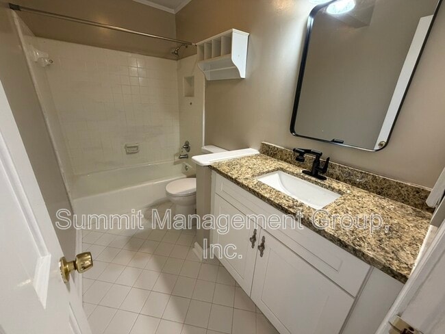 Building Photo - 1611 Ellington Rd SE