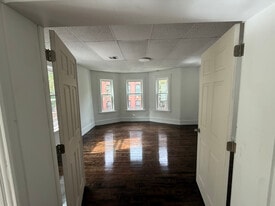 Building Photo - 25 Wyman St
