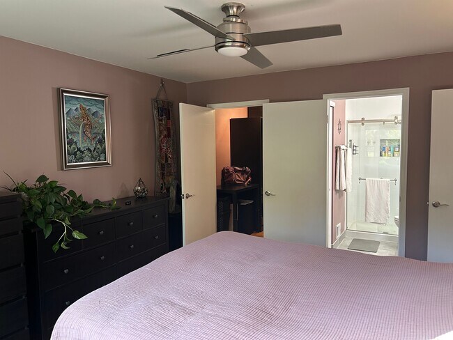 Building Photo - 13 Quince Ct