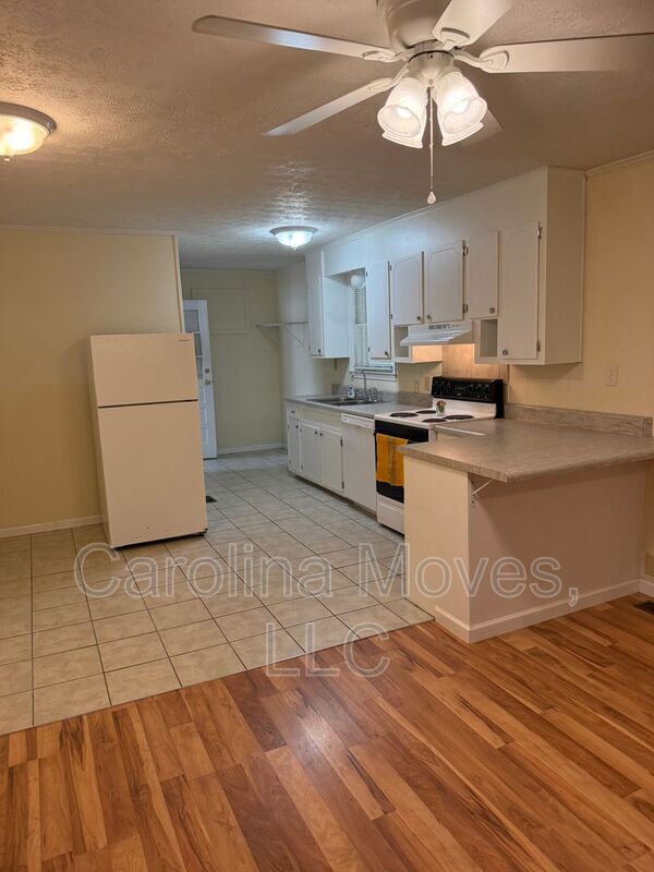 Building Photo - 107 Bismark Dr