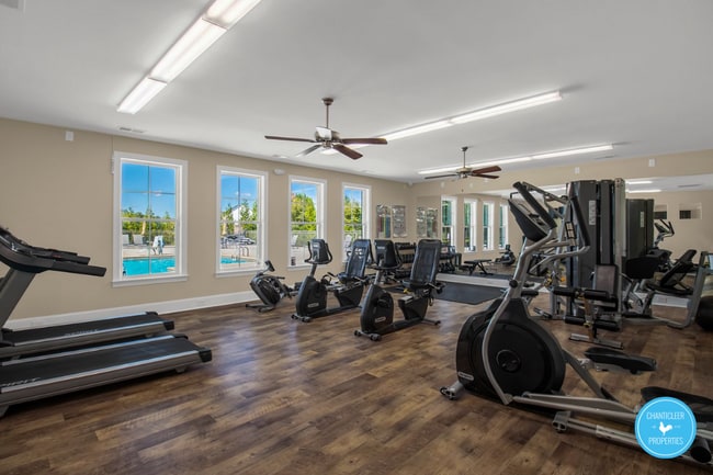 Building Photo - 716 1st St