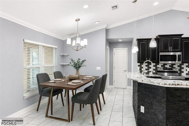 Building Photo - 432 Willowbrook Dr