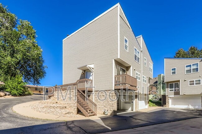 Building Photo - 1209 6th St