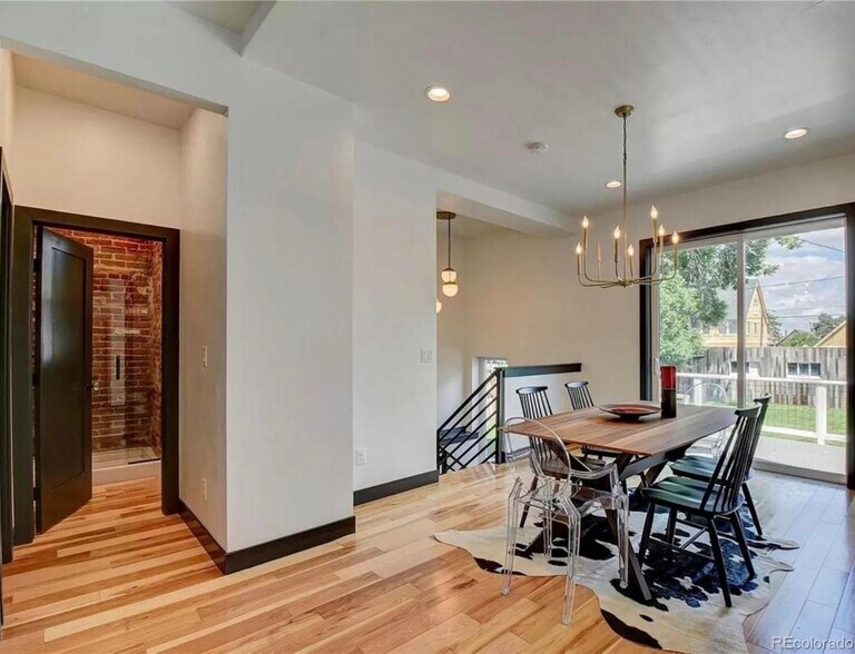 Building Photo - 2126 Grove St