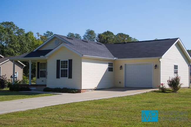 Building Photo - 630 Whitson Chapel Rd