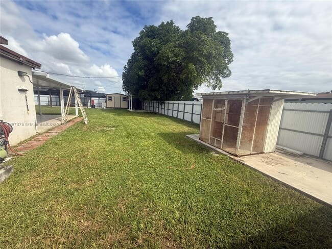 Building Photo - 10865 Gibson Dr