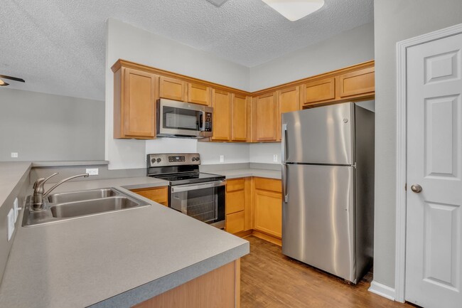 Building Photo - 765 Canyon Oak Loop