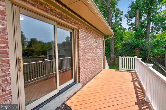 Building Photo - 6216 Goodview St